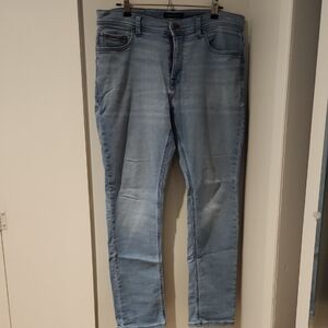 Tommy Hilfiger Light Blue Straight Slim 33x30